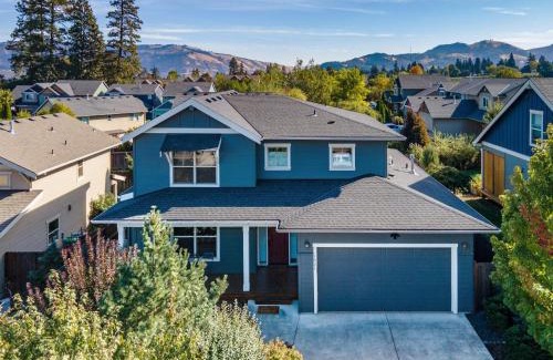 Hood River House | Redtail 30 day minimum