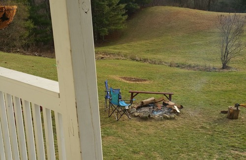 Wilson Creek Cottage | REDUCED RATES! Hike Grayson! Instant Book!