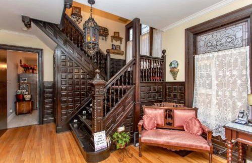 Niagara Falls Bed & Breakfast | Redwood Bed and Breakfast