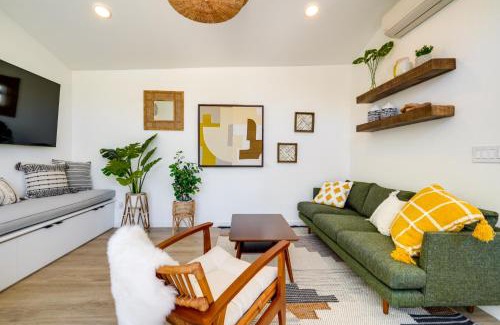 Roosevelt House | Redwood City Escape with Big-Screen TV!