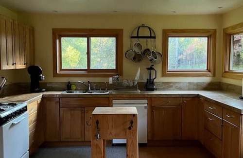 Redway House | Redwood Creek Getaway!