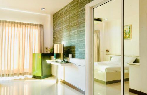 Samre Hotel | Ree- Riverside,Rama 3