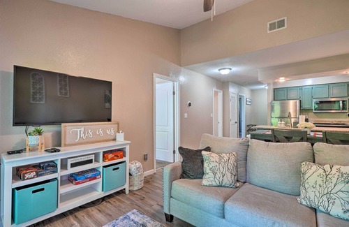 Notch Estates Condo | Reeds Spring Condo Near Aquarium at the Boardwalk!