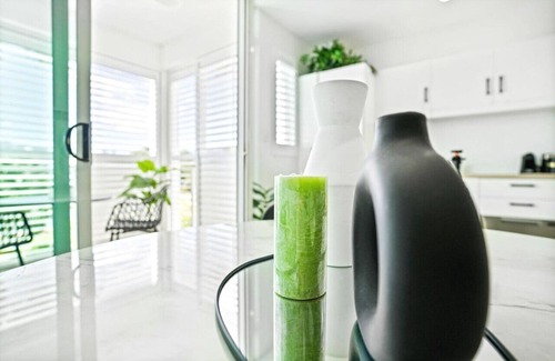 Cairns North Condo | Reefside at 201 Lake Street- Stylish City Apartment with Pool & Balcony Near Esplanade