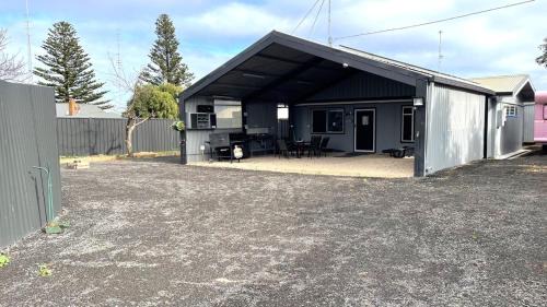 Port Victoria House | Reel 'Em Inn