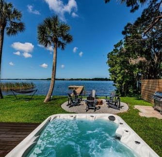 East Lake House | Reel Retreat