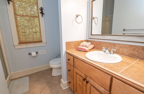 Dadeville Cabin | Reel Simple at Lake Martin | 2 Bed, 2 Bath