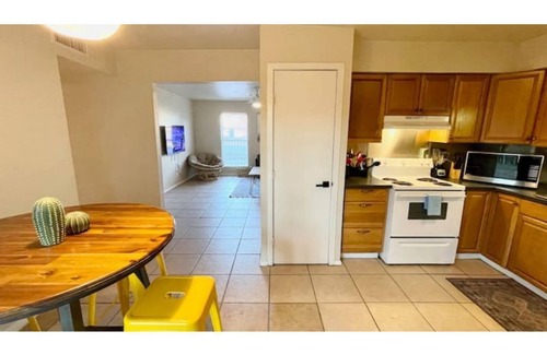 Parker Lane Apartment | ReEnergize South Central 5 mi from downtown VA