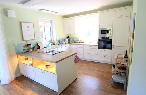 Eiderstedt House | Reet-ferienhaushälfte "meerliebe" in Garding für 6 Personen