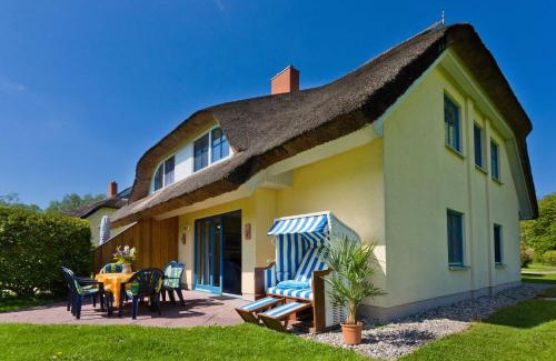 Puddemin House | Reetdachhaus Eibe 2, Kaminofen, Sauna, 8 Personen, W-Lan