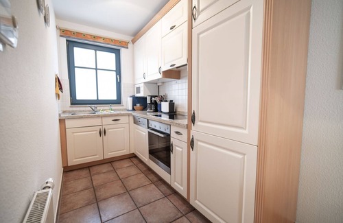 Puddemin House | Reetdachhaus Malve 2 - Ferienhaus Malve 2 im Feriendorf Puddemin