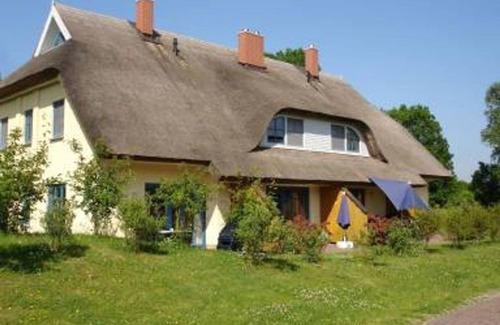 Puddemin House | Reetdachhaus Malve 2 - Ferienhaus Malve 2 im Feriendorf Puddemin