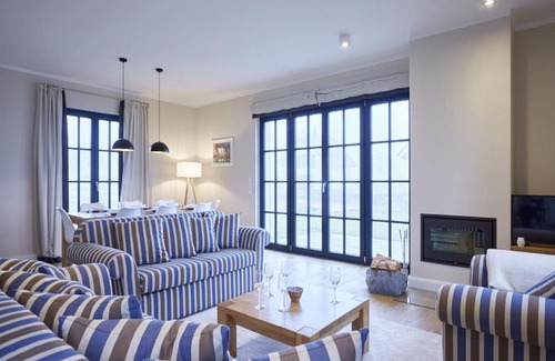 Dranske House | Reetland am Meer - Luxus Reetdachvilla mit 3 Schlafzimmern, Sauna und Kamin F15