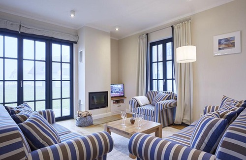 Dranske House | Reetland am Meer - Luxus Reetdachvilla mit 3 Schlafzimmern, Sauna und Kamin F15