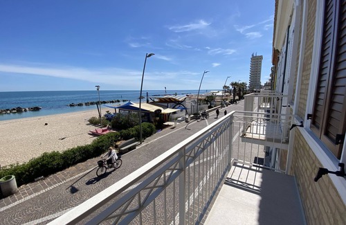 Villa Musone Apartment | Ref. 92 - One bedroom apartment on the promenade TIMONE