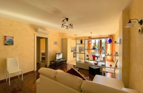 Villa Musone Apartment | Ref 96 Summer Rental – Central two bedroom apartment with two bathrooms