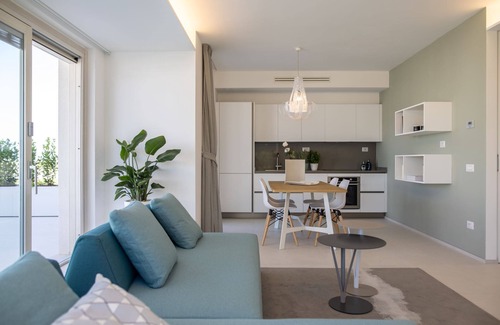 Villaggio Taunus Apartment | Ref. VM2 Summer Rental – Two Bedroom apartment with sea view, terrace and jacuzzi