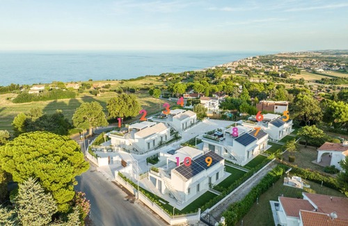 Villaggio Taunus Apartment | Ref. VM2 Summer Rental – Two Bedroom apartment with sea view, terrace and jacuzzi