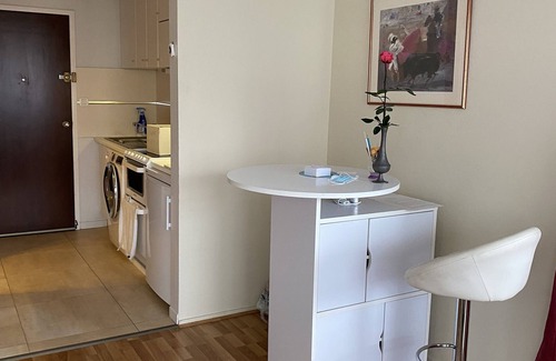 Merignac Apartment | Refined studio in the heart of town for a vacation for two and a visit to L'Aquitane