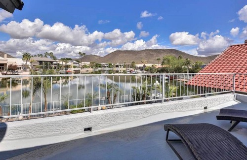 Arrowhead Lakes House | Reflections - Contemporary Lakeside Retreat with 4 Bedrooms and Heated Pool