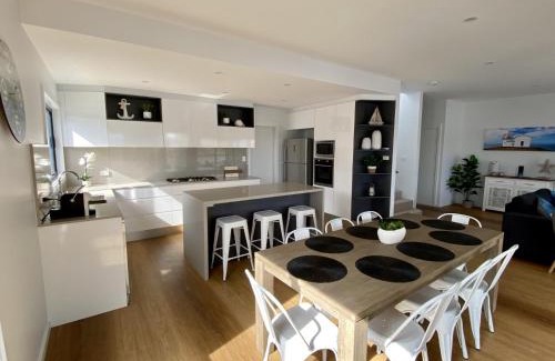 Port Macquarie Villa | Reflections on the water