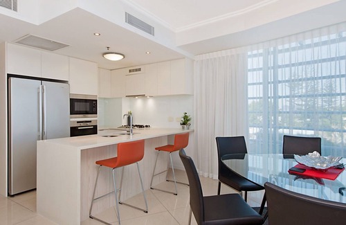 Coolangatta Apartment | Reflections tower 2 Unit 401 Greenmount Beachfront with Wi-Fi included Easy walk to shops and cafes