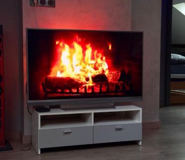 Bellegarde-sur-Valserine Apartment | RefletDesCieux TV Chic Authentique Lumineux Calme