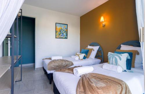 Cannes Old Town Apartment | Reflets d'Azur - Vue mer, plage, neuf, moderne