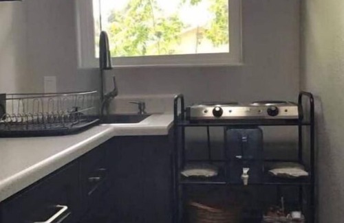 Martinez House | Refreshing Cottage with Luxury Bath