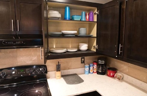 Wetmore House | ✨Refreshing Quiet Escape✨HotTub,EVcharger⚡️FreeWine