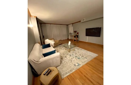 Greater Grand Crossing Apartment | Refreshingly Classic, Yet Charming 2200 sq. ft. Apartment Home Away From Home