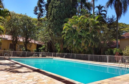 Valinhos House | Refuge and privacy in nature 3 bedrooms 3 bathrooms and lots of greenery