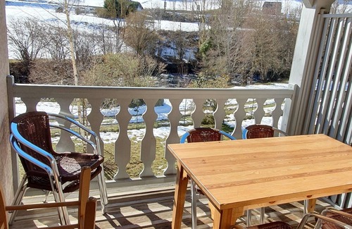 Arreau Apartment | Refuge Cosi: apartment in a residence at the foot of the mountains overlooking the river