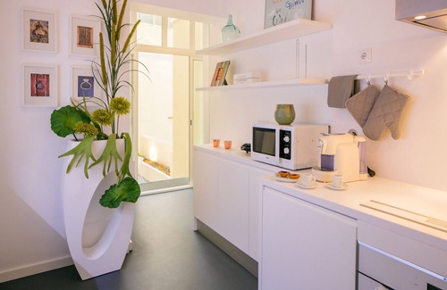 Santo Antonio Apartment | Refuge with Terrace in the Center of Lisbon - TTL300