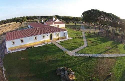 Ermidas-Sado House | Refugio Das Origens