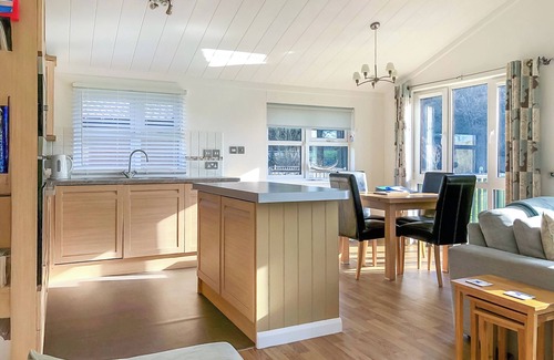 Whitfield Ski Chalet | Refurbished in 2022. Boutique and spacious contemporary timber lodge.