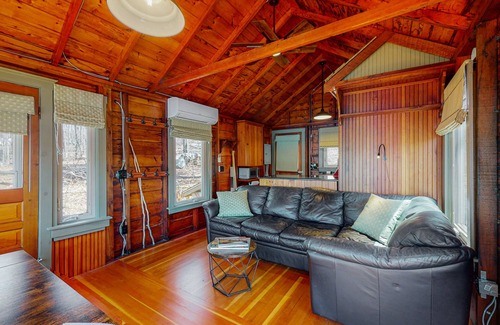 South Casco Apartment | Refurbished waterfront 1950s cabin with sauna, firepit, grill & kayaks - dogs ok