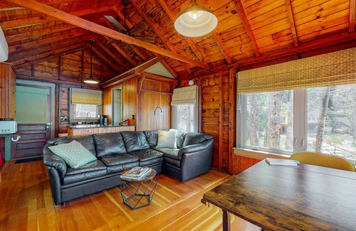 South Casco Apartment | Refurbished waterfront 1950s cabin with sauna, firepit, grill & kayaks - dogs ok