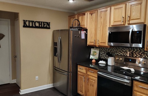 Braun's Farm House | Regal Point- Perfect Location for Fiesta Texas & Seaworld.