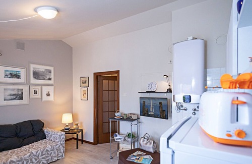 Montioni Apartment | Regarda - holiday apartment "Blitz 2" in Lazise with pool and airco