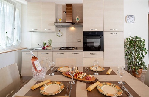 Bardolino Ski Chalet | Regarda - Romantic apartment Casa Rossa 1 with wifi, air conditioning