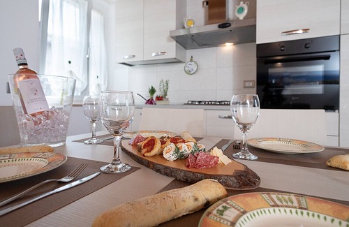 Bardolino Ski Chalet | Regarda - Romantic apartment Casa Rossa 1 with wifi, air conditioning