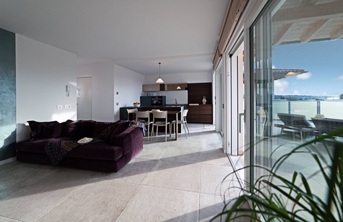 Montioni Apartment | Regarda - "Yin e Yang" apartment with big lake view terrace