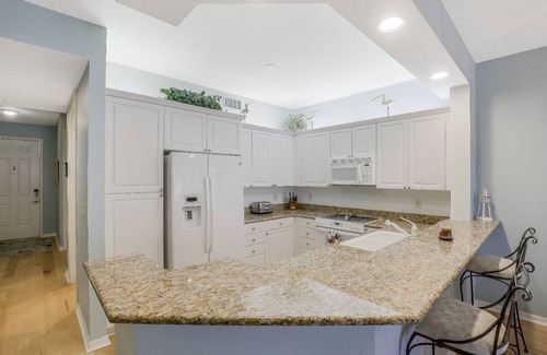 Vanderbilt Beach Condo | Regatta - Walking Distance to the Beach!