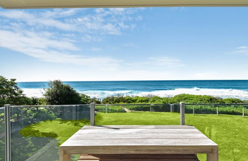 The Entrance North Apartment | Regency Court - Absolute Beachfront