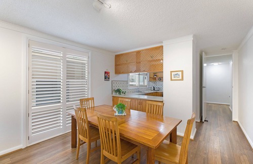 The Entrance North Apartment | Regency Court 4