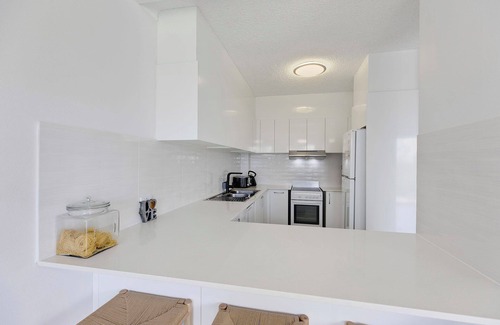 The Entrance North Apartment | Regency Court 3 - 2 Bedroom Unit