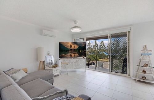 The Entrance North Apartment | Regency Court 3 - 2 Bedroom Unit