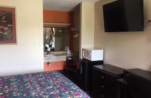 Bay City Hotel | Regency Inn and Suites Bay City, Texas