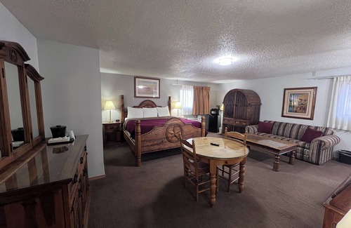 Dodge City Hotel | Regency Inn and Suites